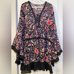 Boohoo Floral Dress with Black Base (US16 Ptp23-24”)
